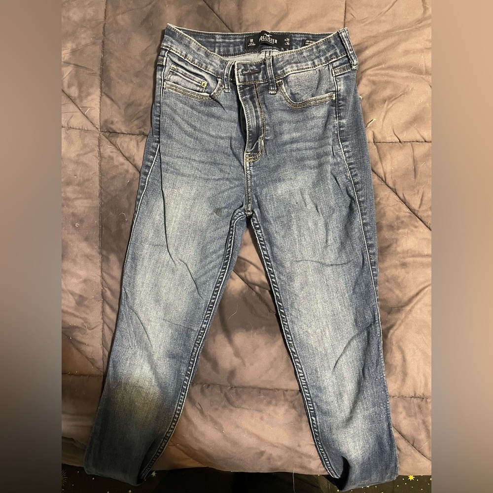 Hollister skinny jeans. Size 1R